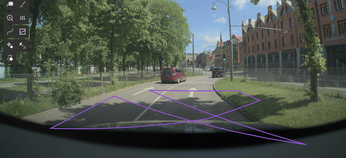 A closed 3D line with kinks connected to a polygon